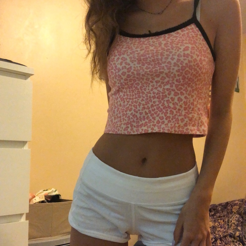 BRANDY MELVILLE PINK CHEETAH CROP TANK - Picture 2 of 2